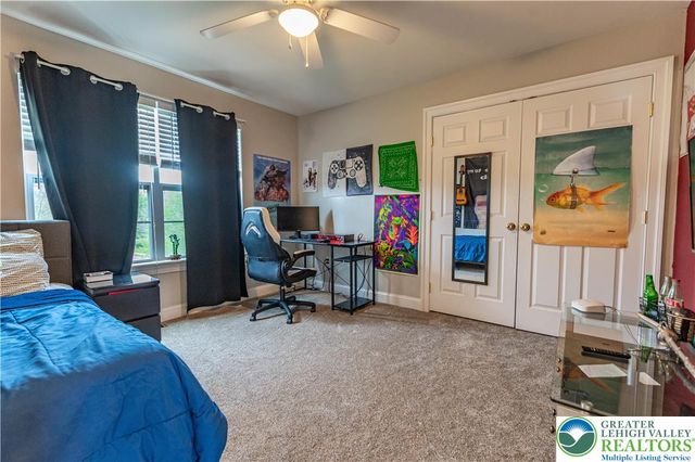 4415 Crosswinds Drive, Bethlehem Twp, PA 18045