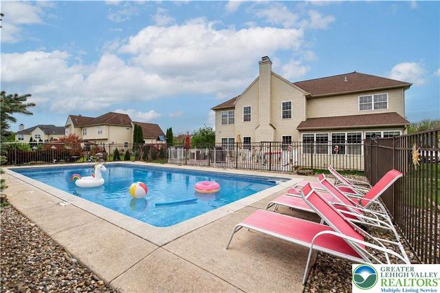 4415 Crosswinds Drive, Bethlehem Twp, PA 18045
