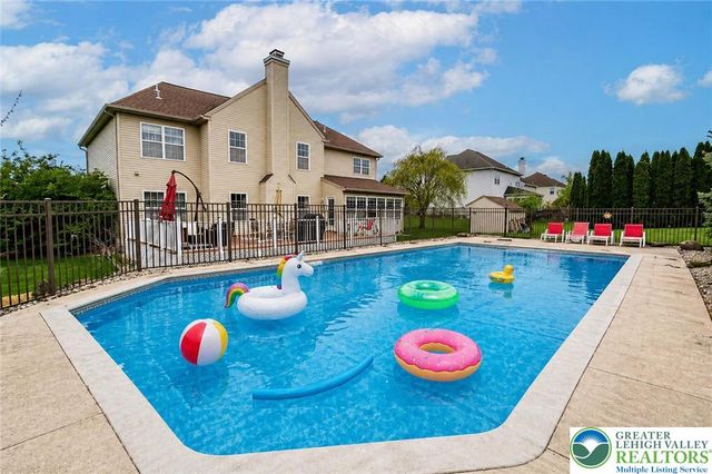 4415 Crosswinds Drive, Bethlehem Twp, PA 18045
