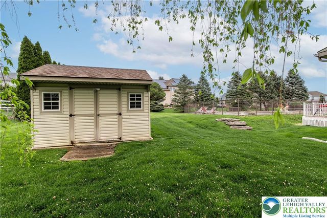 4415 Crosswinds Drive, Bethlehem Twp, PA 18045
