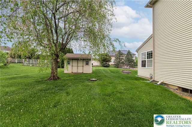 4415 Crosswinds Drive, Bethlehem Twp, PA 18045
