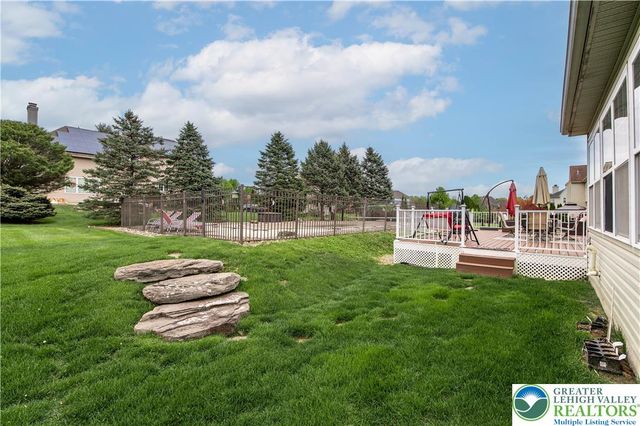 4415 Crosswinds Drive, Bethlehem Twp, PA 18045