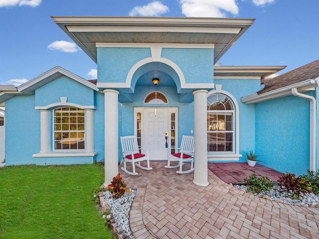 982 SW Worcester Lane, Port St. Lucie, FL 34953