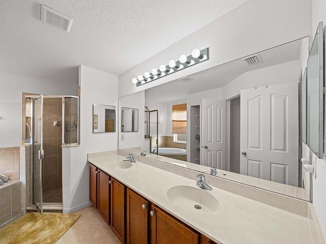 982 SW Worcester Lane, Port St. Lucie, FL 34953