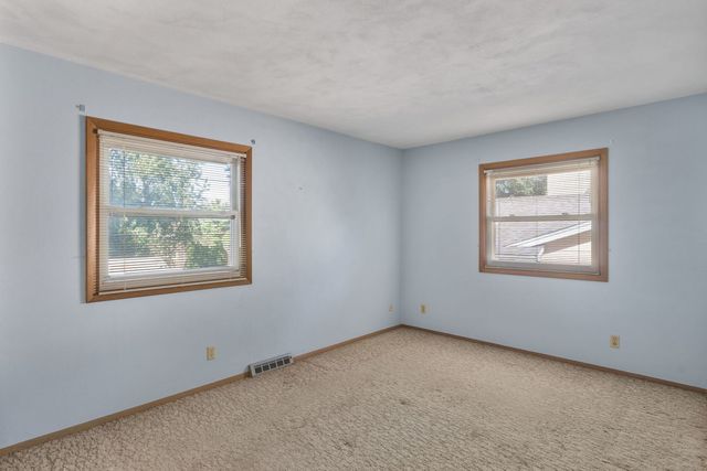3220 Kenwood Avenue, Davenport, IA 52807