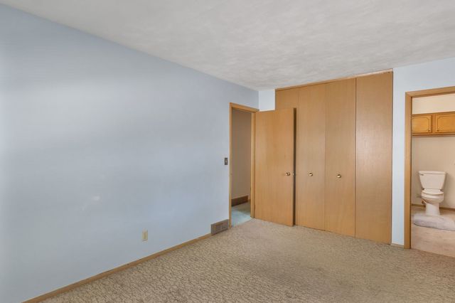 3220 Kenwood Avenue, Davenport, IA 52807