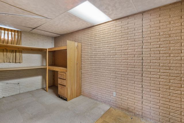 3220 Kenwood Avenue, Davenport, IA 52807