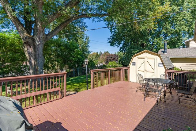 3220 Kenwood Avenue, Davenport, IA 52807