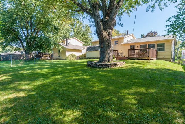 3220 Kenwood Avenue, Davenport, IA 52807