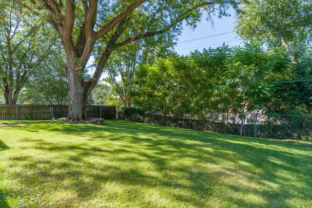 3220 Kenwood Avenue, Davenport, IA 52807