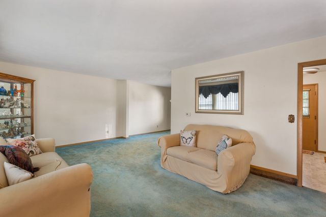 3220 Kenwood Avenue, Davenport, IA 52807