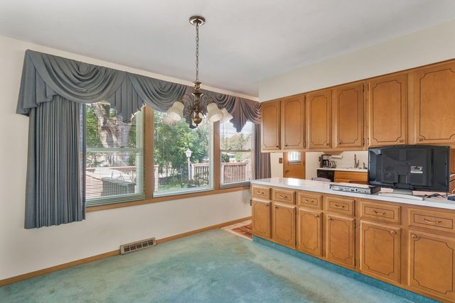 3220 Kenwood Avenue, Davenport, IA 52807