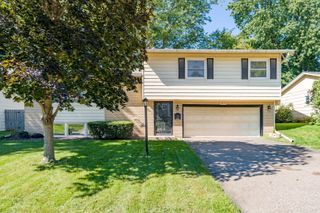 3220 Kenwood Avenue, Davenport, IA 52807