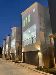 812 Elkhart Street B, Houston, TX 77091