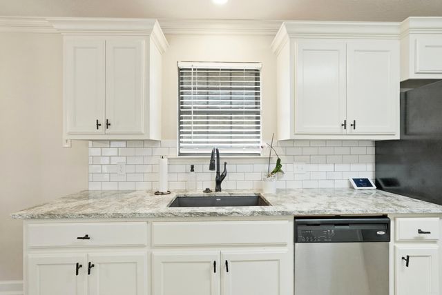 1200 Calloway Dr, Conway, AR 72034