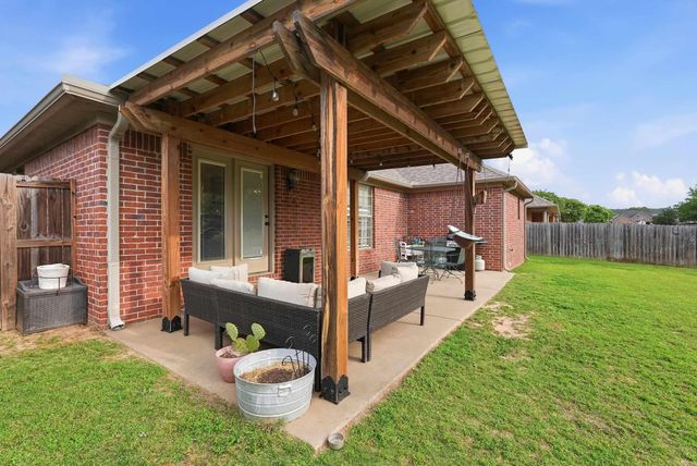 1200 Calloway Dr, Conway, AR 72034