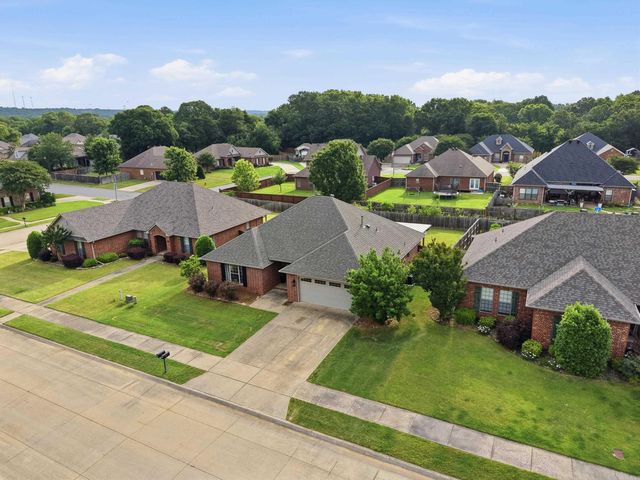 1200 Calloway Dr, Conway, AR 72034