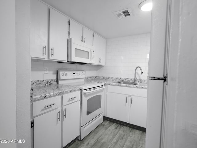 2690 N 43RD Avenue D, Phoenix, AZ 85009