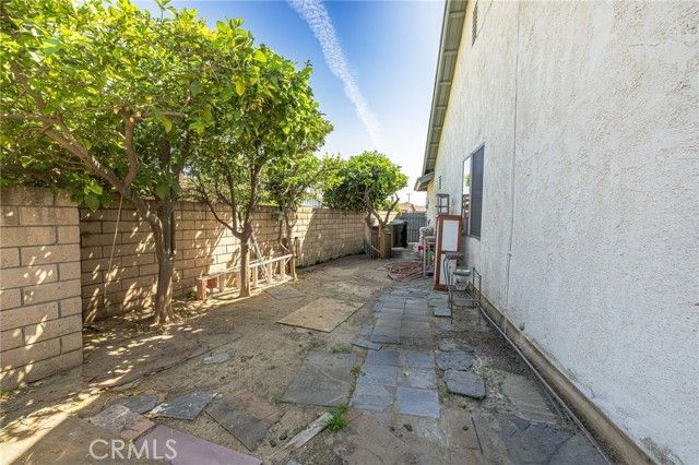 915 S Sarah, Anaheim, CA 92805