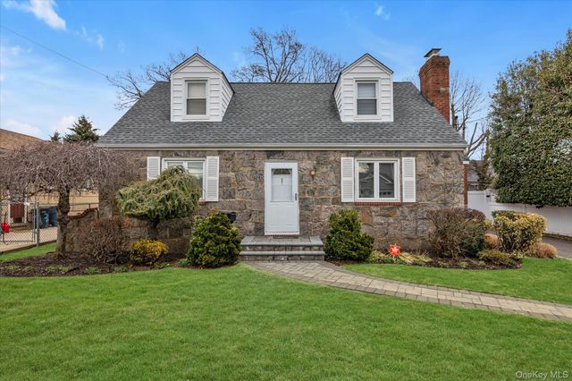87 Powell Avenue, Merrick, NY 11566