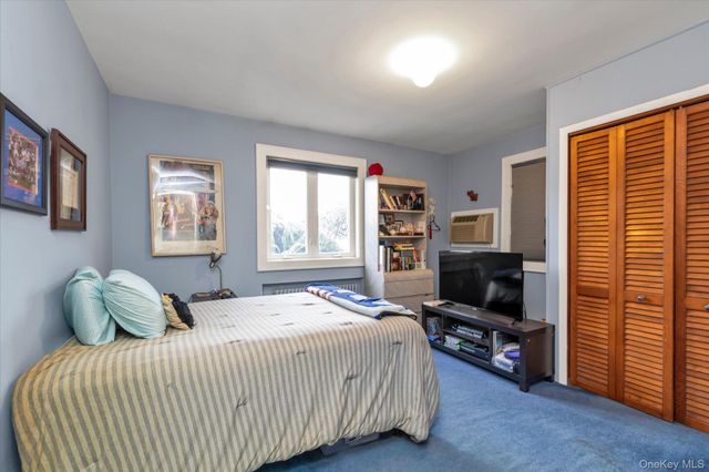 87 Powell Avenue, Merrick, NY 11566