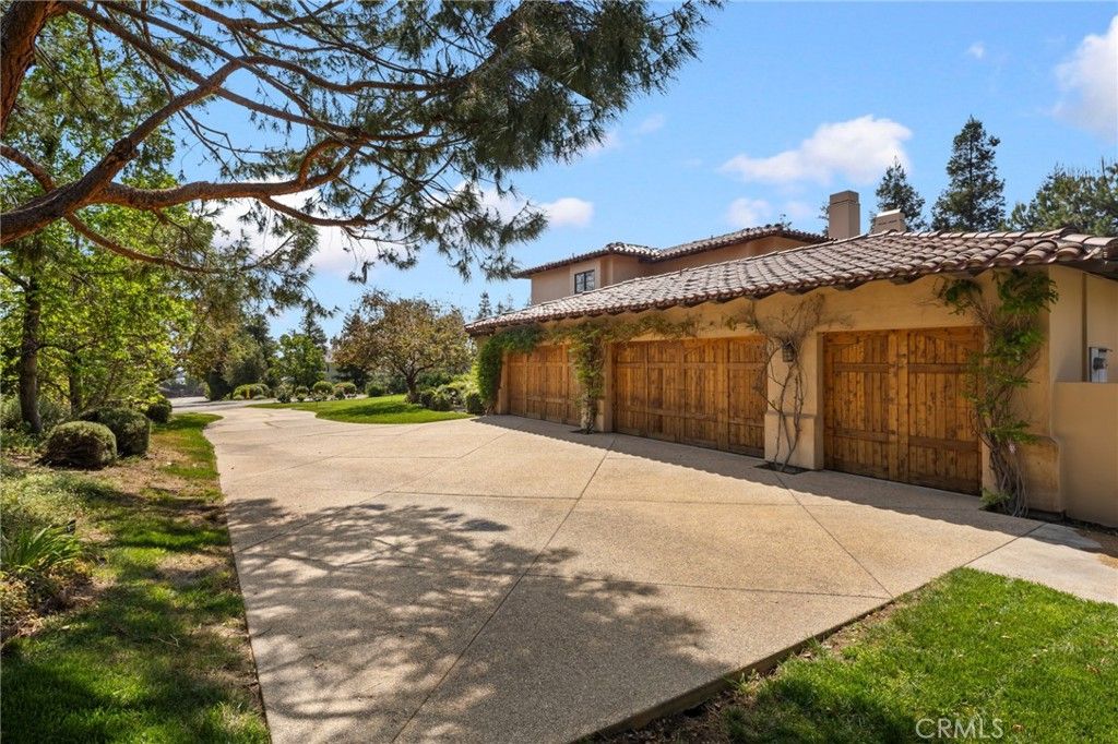 Image 6 of property listing at 1417 Royal Oaks, Bradbury, CA 91008
