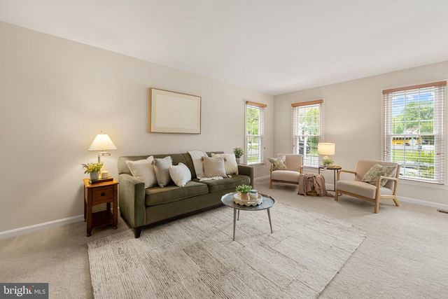 3110 WOODS COVE LN, Woodbridge, VA 22192