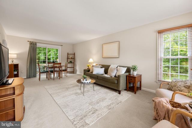 3110 WOODS COVE LN, Woodbridge, VA 22192