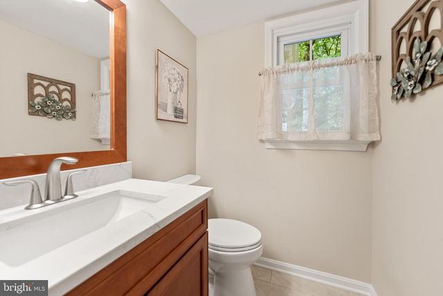 3110 WOODS COVE LN, Woodbridge, VA 22192