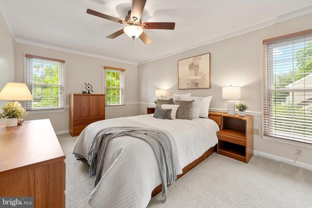 3110 WOODS COVE LN, Woodbridge, VA 22192