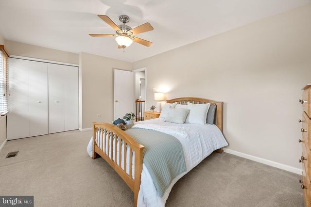 3110 WOODS COVE LN, Woodbridge, VA 22192