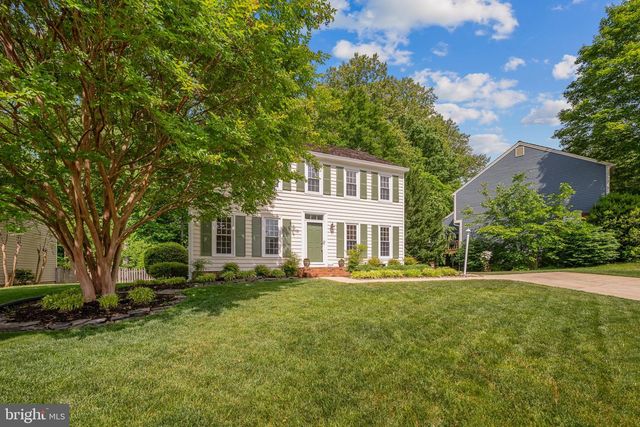 3110 WOODS COVE LN, Woodbridge, VA 22192