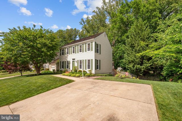 3110 WOODS COVE LN, Woodbridge, VA 22192