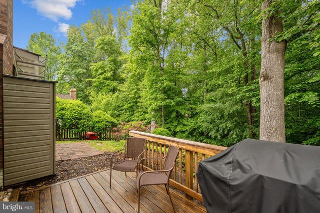 3110 WOODS COVE LN, Woodbridge, VA 22192