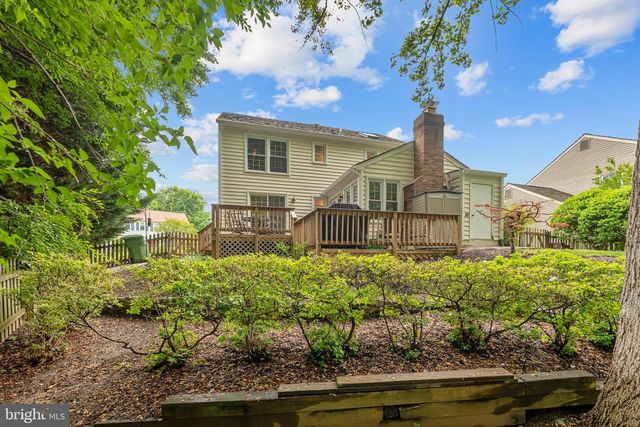 3110 WOODS COVE LN, Woodbridge, VA 22192