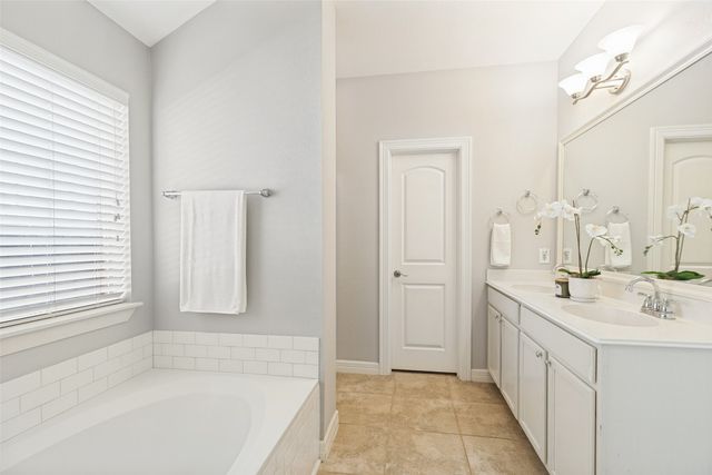 5825 Quicksilver Drive, Mckinney, TX 75070