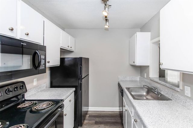 18001 Cypress Trace Road 3003, Houston, TX 77090