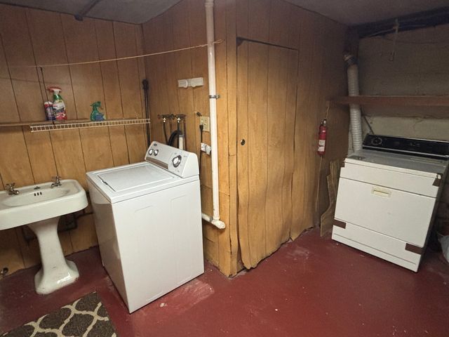 33 Brington Rd 1, Brookline, MA 02445