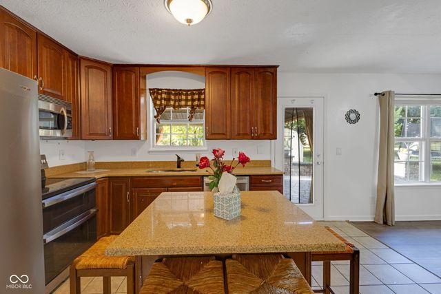 8850 Tanner Drive, Fishers, IN 46038