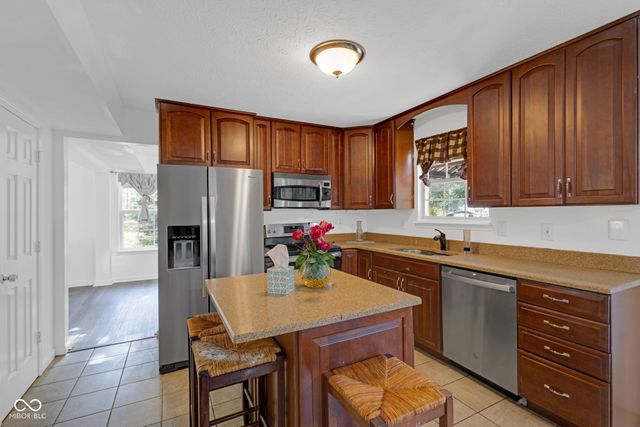 8850 Tanner Drive, Fishers, IN 46038