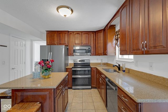 8850 Tanner Drive, Fishers, IN 46038