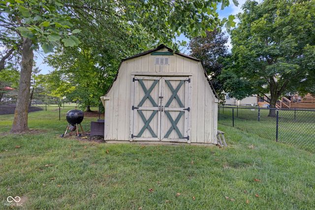 8850 Tanner Drive, Fishers, IN 46038