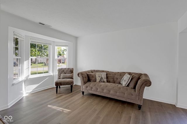 8850 Tanner Drive, Fishers, IN 46038