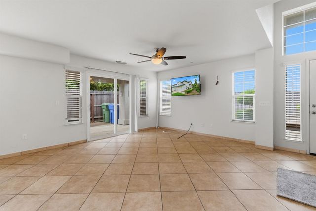 829 Grizzly Mesa Ct, Galt, CA 95632