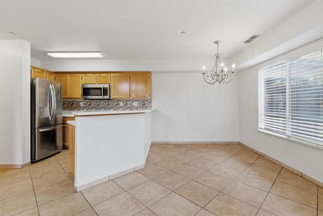829 Grizzly Mesa Ct, Galt, CA 95632