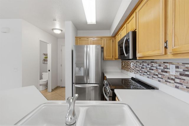 829 Grizzly Mesa Ct, Galt, CA 95632