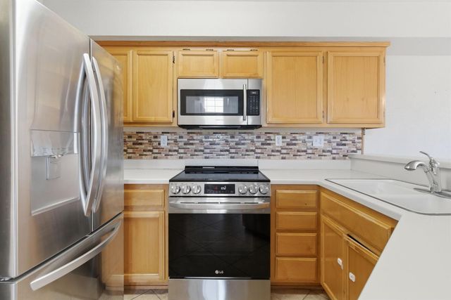 829 Grizzly Mesa Ct, Galt, CA 95632