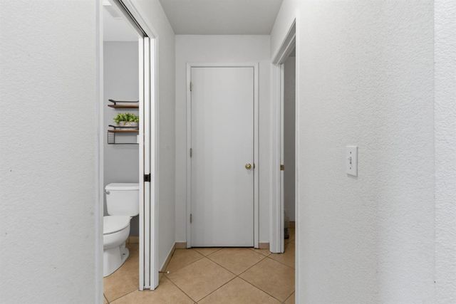 829 Grizzly Mesa Ct, Galt, CA 95632