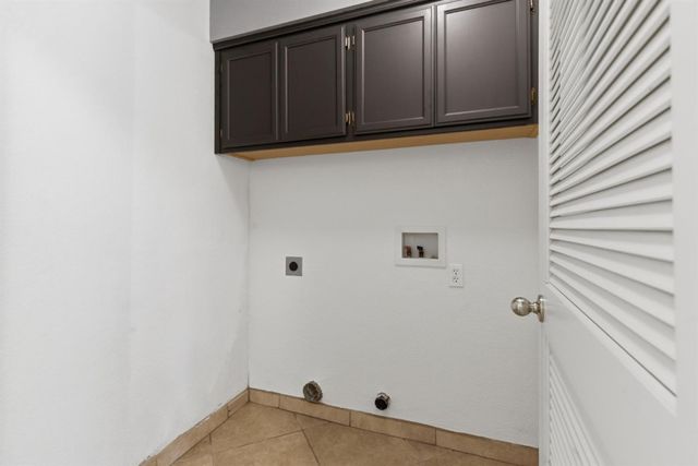 829 Grizzly Mesa Ct, Galt, CA 95632