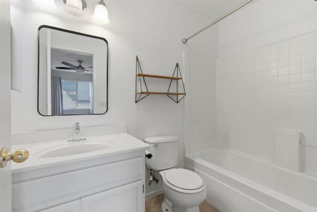 829 Grizzly Mesa Ct, Galt, CA 95632